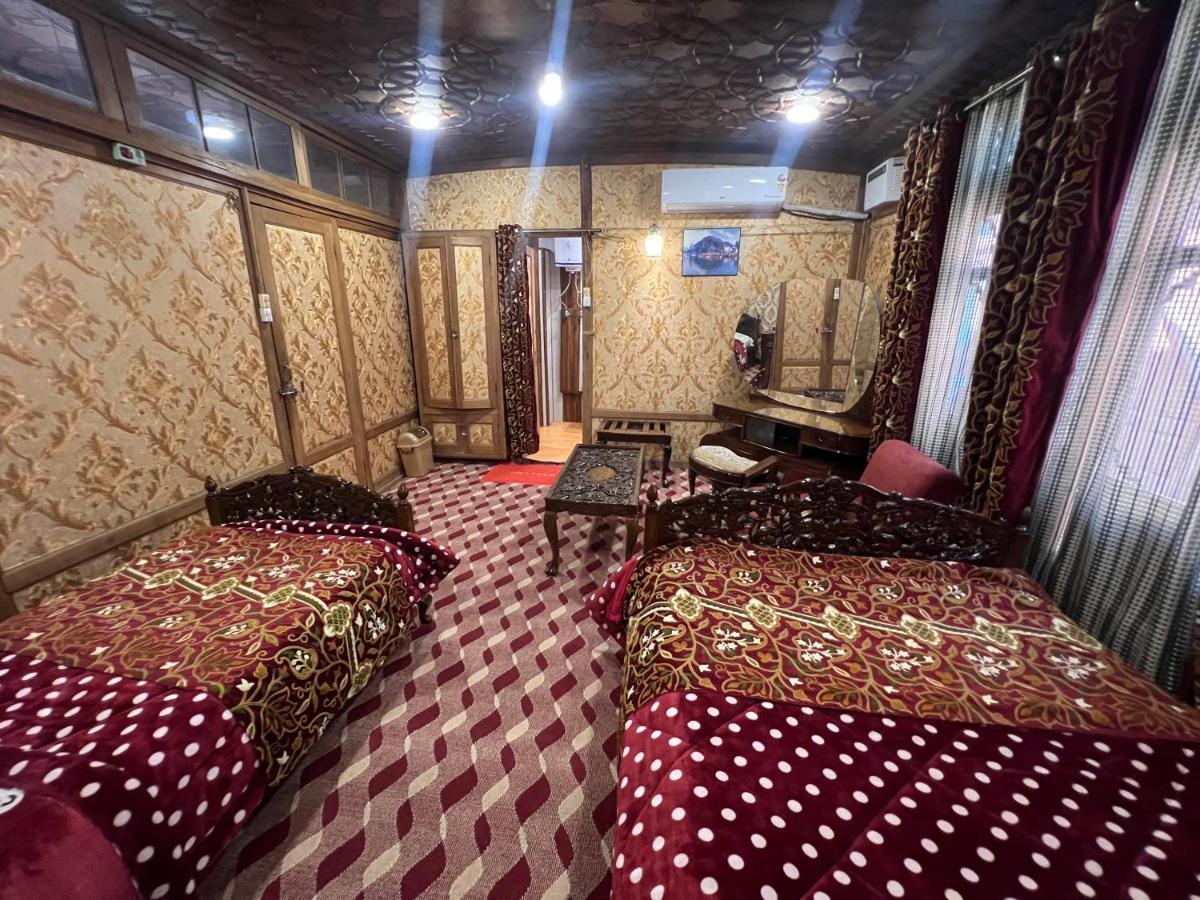 Aristotle Group Of Houseboats & Transportation Hotel Srinagar  Exterior photo